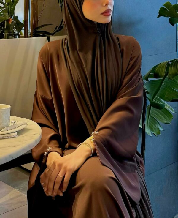 Dress-Abaya avec des manches à fentes perlée