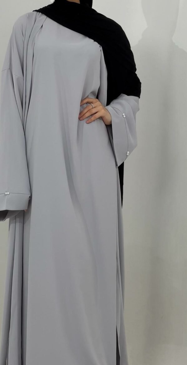 Abaya perlée avec fond de robe